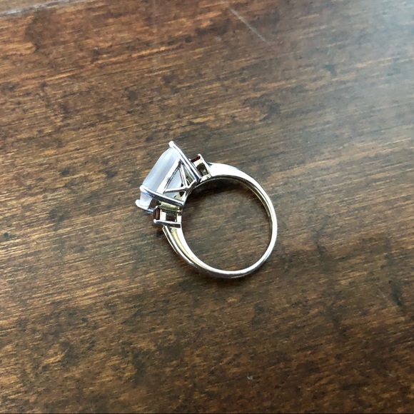 8 ct.t.w. Rose Quartz & Garnet Ring in Silver - Picture 4 of 4